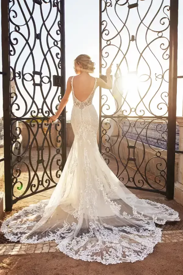 Robe de mariee fourreau sirene 2023 19