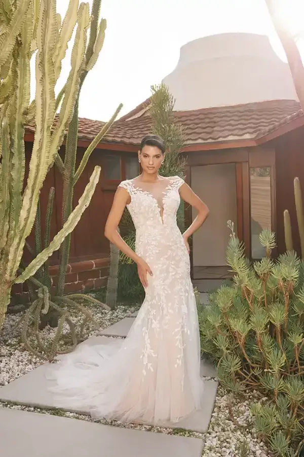 Robe de mariee fourreau sirene 2023 15